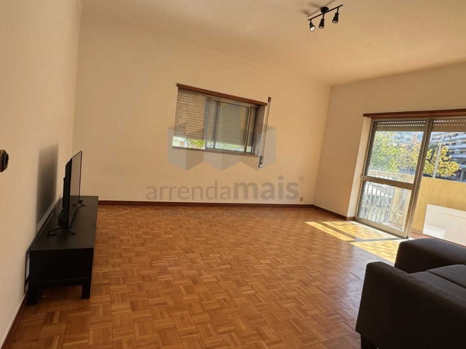 Apartamento T3 para Venda em Santo Antonio dos Olivais Foto 7