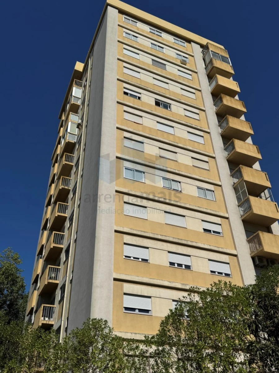 Apartamento T3 para Venda em Santo Antonio dos Olivais Foto 19