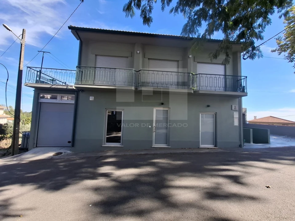 Apartamento T2 para Venda em Cavernães Foto 1