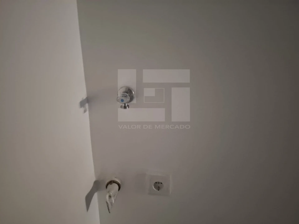 Apartamento T2 para Venda em Cavernães Foto 12