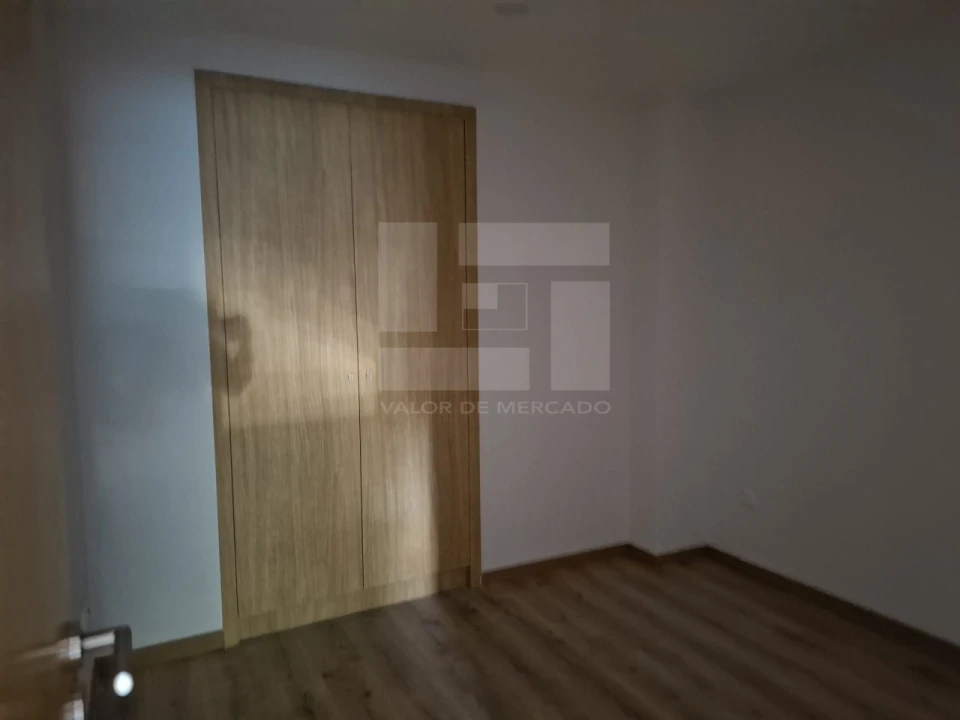 Apartamento T2 para Venda em Cavernães Foto 26