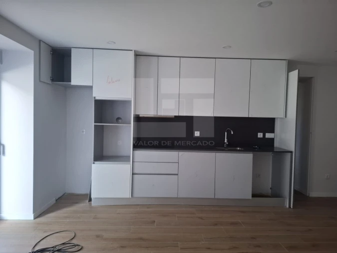 Apartamento T2 para Venda em Cavernães Foto 17