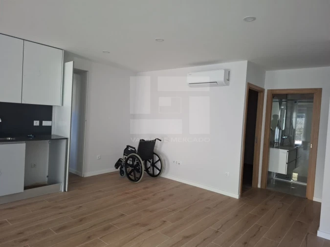 Apartamento T2 para Venda em Cavernães Foto 18