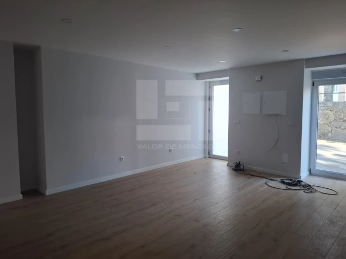 Apartamento T2 para Venda em Cavernães Foto 23