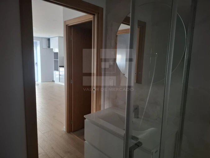 Apartamento T2 para Venda em Cavernães Foto 28