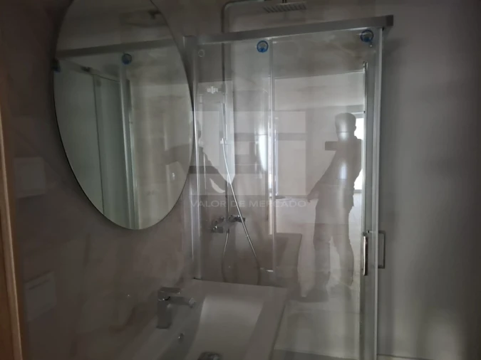 Apartamento T2 para Venda em Cavernães Foto 33
