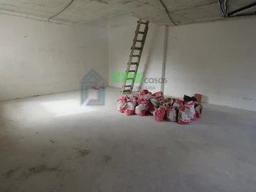 Moradia T3 para Venda em Santa Maria, São Pedro e Matacães