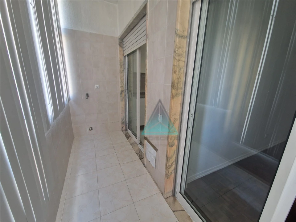 Apartamento T2 para Arrendamento em Amora Foto 4