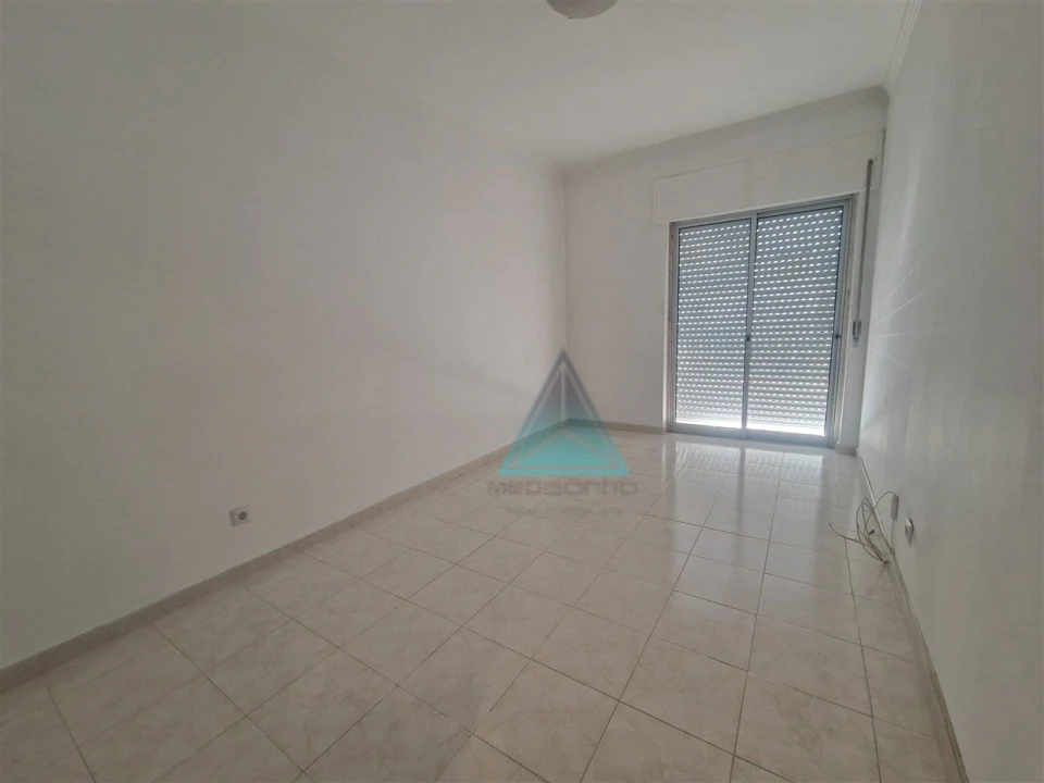 Apartamento T2 para Arrendamento em Amora Foto 5