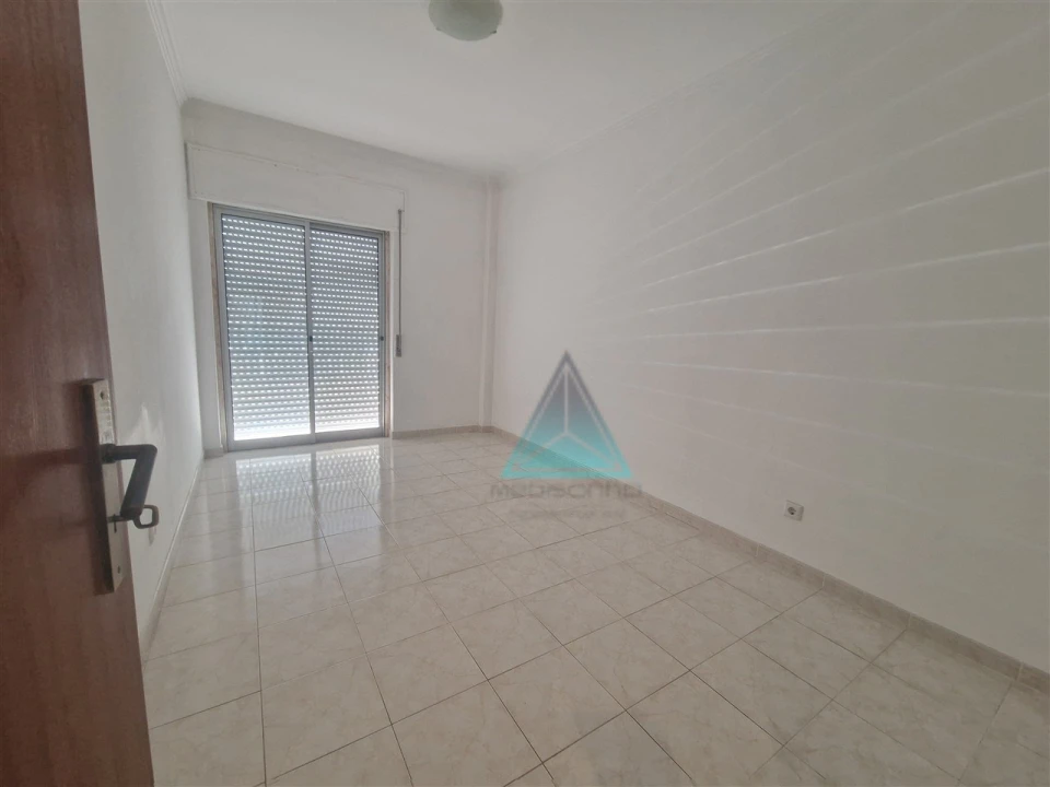 Apartamento T2 para Arrendamento em Amora Foto 6