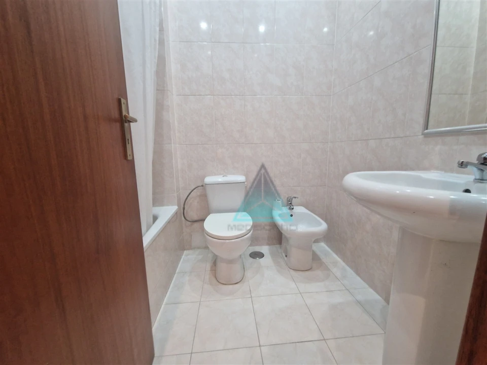 Apartamento T2 para Arrendamento em Amora Foto 7