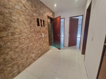 Apartamento T2 para Arrendamento em Amora