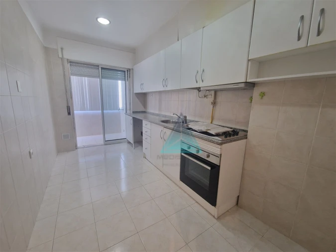 Apartamento T2 para Arrendamento em Amora Foto 2