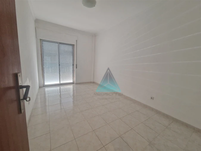 Apartamento T2 para Arrendamento em Amora Foto 6