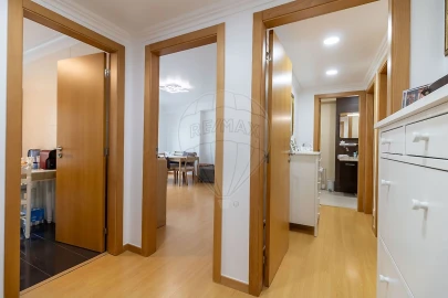 Apartamento T2 para Venda em Santo António dos Cavaleiros e Frielas