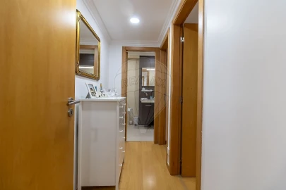 Apartamento T2 para Venda em Santo António dos Cavaleiros e Frielas