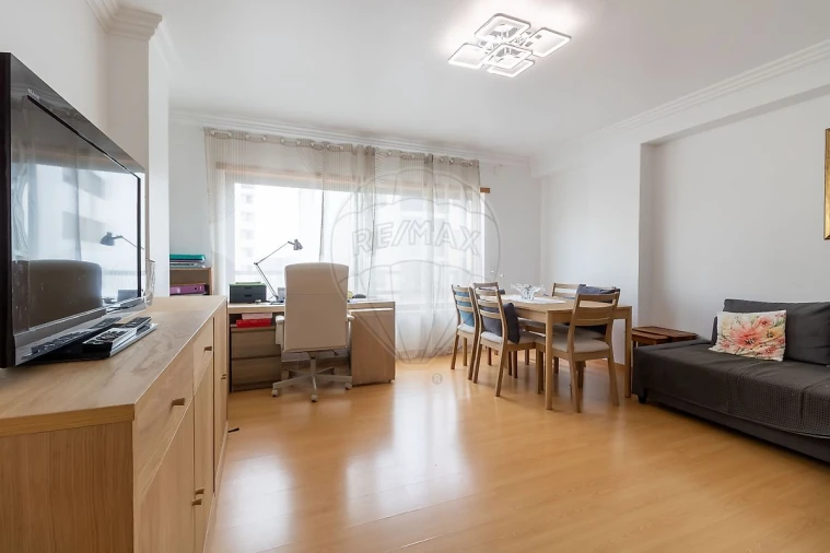 Apartamento T2 para Venda em Santo António dos Cavaleiros e Frielas Foto 5