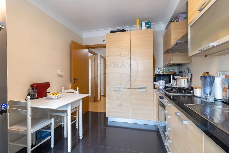 Apartamento T2 para Venda em Santo António dos Cavaleiros e Frielas Foto 17