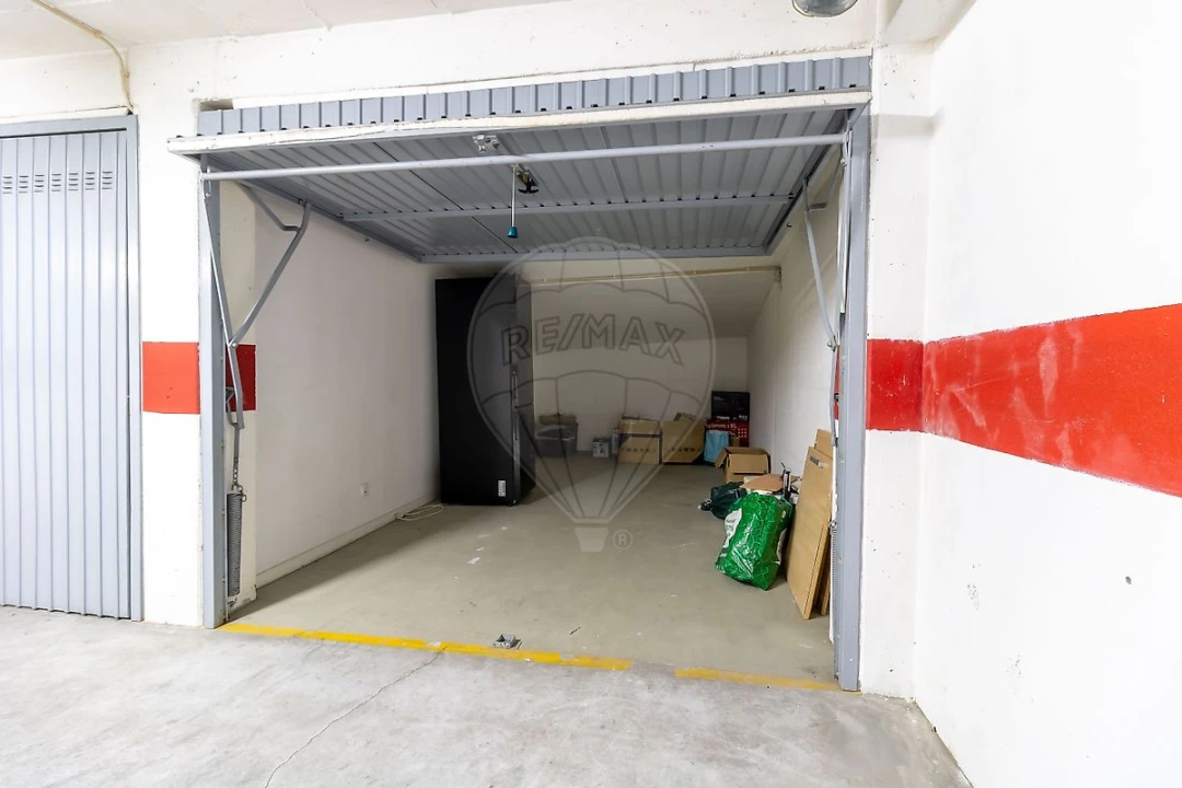 Apartamento T2 para Venda em Santo António dos Cavaleiros e Frielas Foto 18