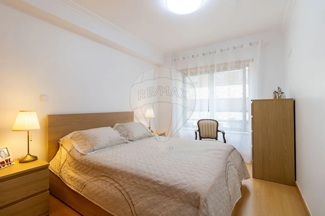 Apartamento T2 para Venda em Santo António dos Cavaleiros e Frielas Foto 11