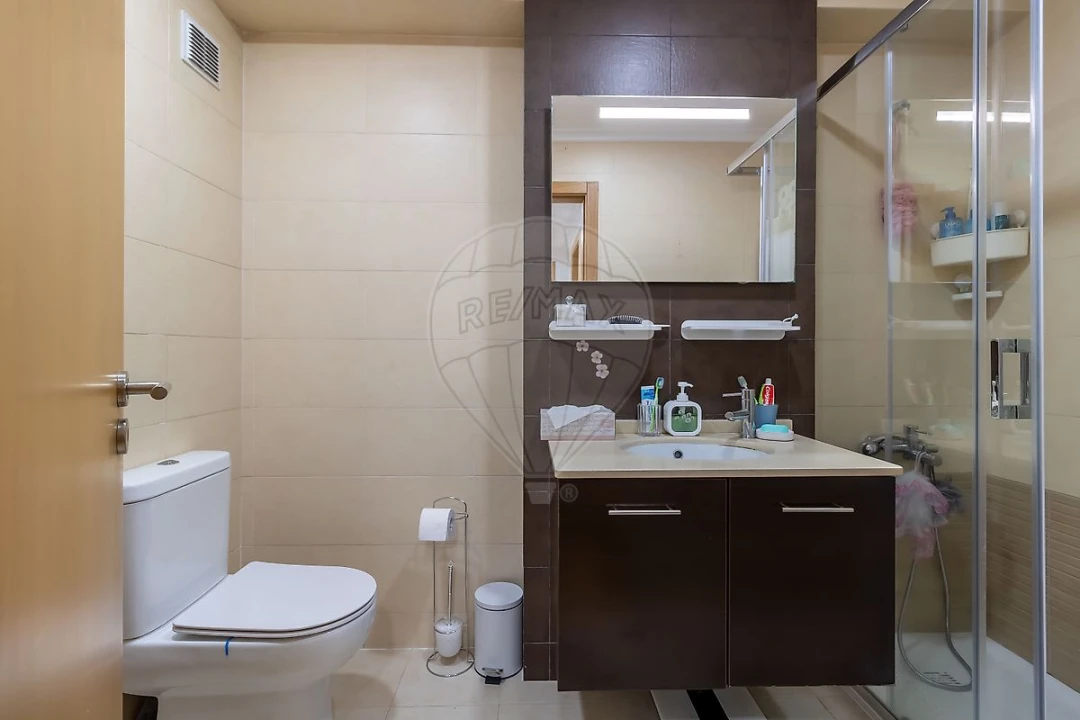 Apartamento T2 para Venda em Santo António dos Cavaleiros e Frielas Foto 10