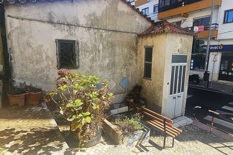 Moradia T4 para Venda em Queluz e Belas Foto 3