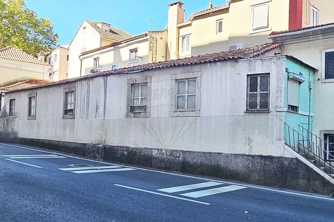 Moradia T4 para Venda em Queluz e Belas Foto 2