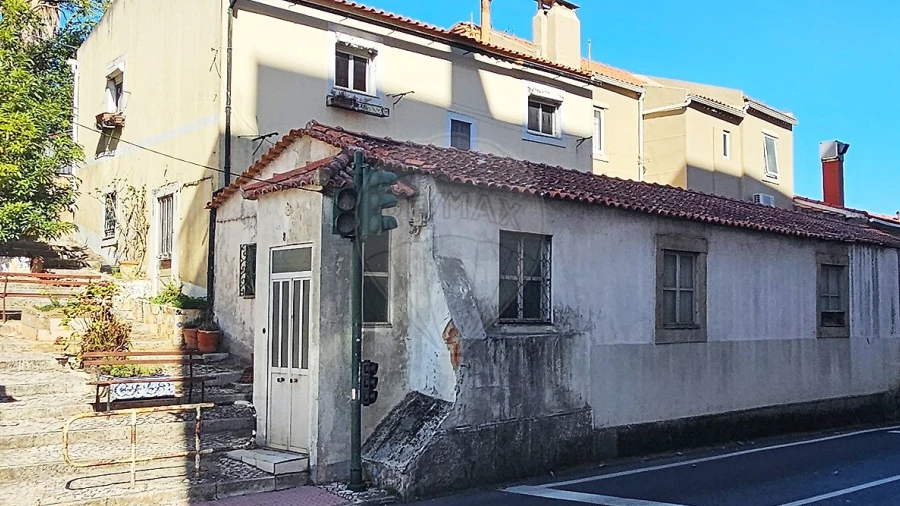Moradia T4 para Venda em Queluz e Belas