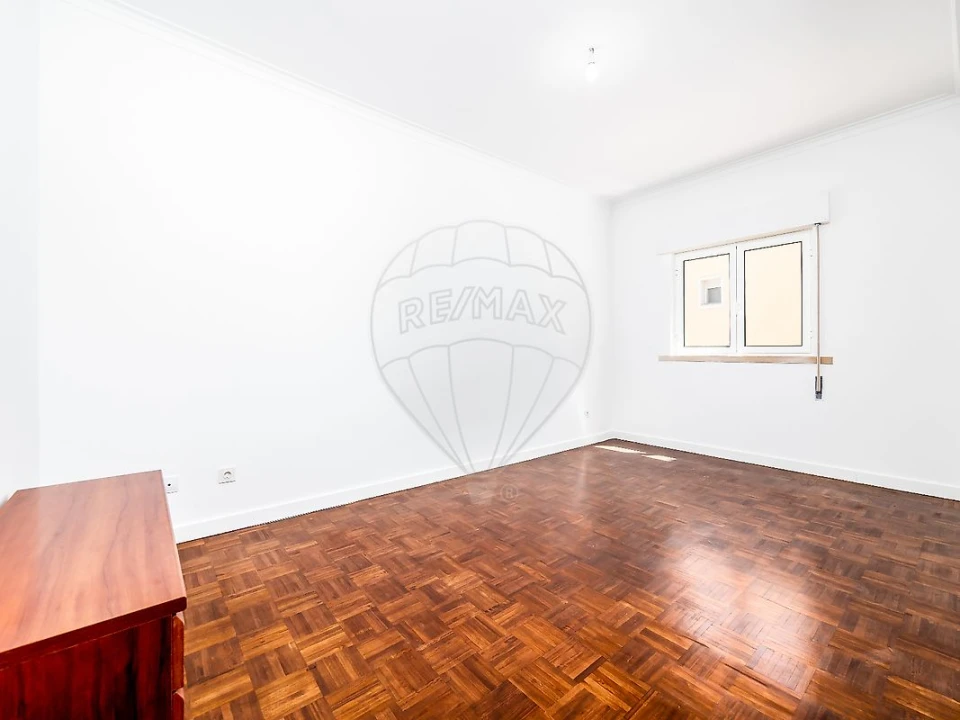 Apartamento T2 para Arrendamento em Castanheira do Ribatejo e Cachoeiras Foto 7