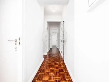 Apartamento T2 para Arrendamento em Castanheira do Ribatejo e Cachoeiras