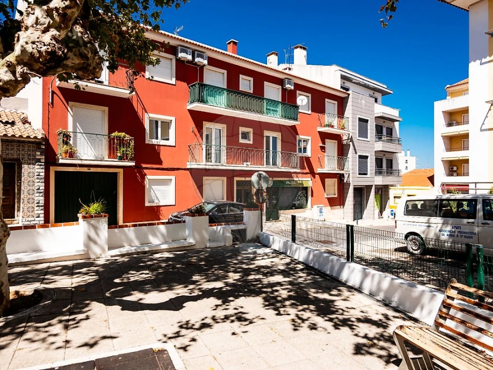 Apartamento T2 para Arrendamento em Castanheira do Ribatejo e Cachoeiras Foto 2