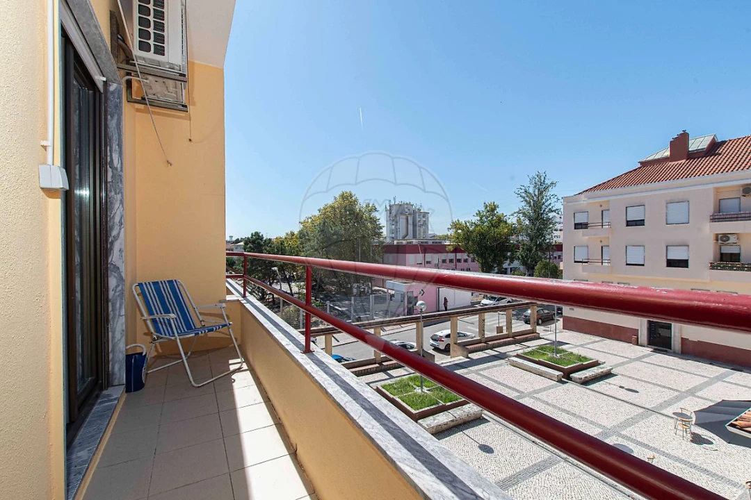 Apartamento T2 para Venda em Baixa da Banheira e Vale da Amoreira Foto 8