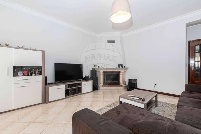 Apartamento T2 para Venda em Baixa da Banheira e Vale da Amoreira