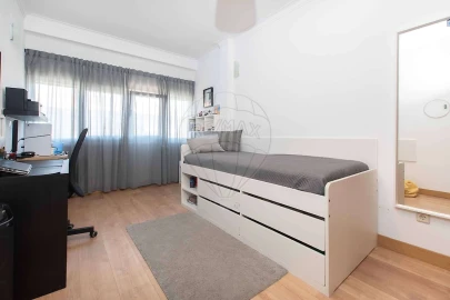 Apartamento T2 para Venda em Baixa da Banheira e Vale da Amoreira