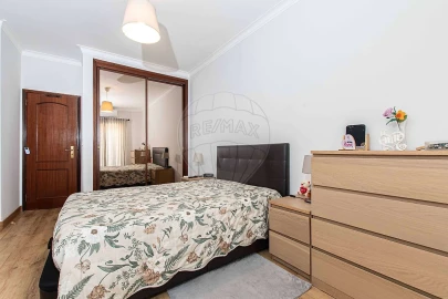 Apartamento T2 para Venda em Baixa da Banheira e Vale da Amoreira