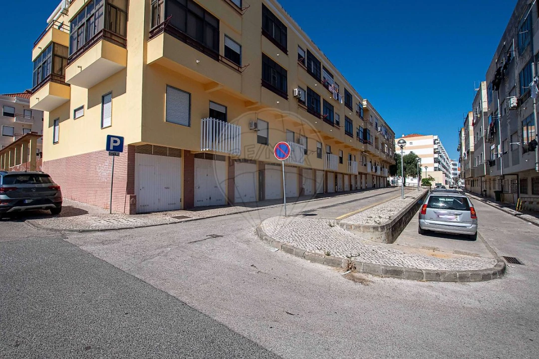 Apartamento T2 para Venda em Baixa da Banheira e Vale da Amoreira Foto 4