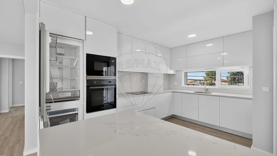 Apartamento T3 para Arrendamento em Azeitão (São Lourenço e São Simão)