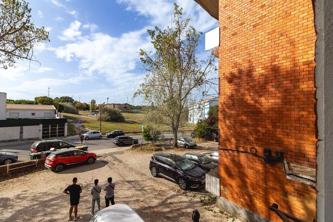 Apartamento T1 para Arrendamento em Olivais Foto 7