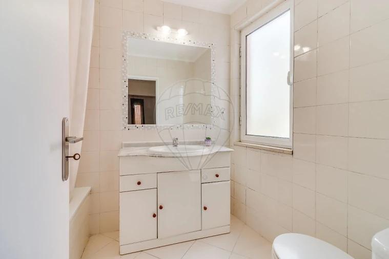 Apartamento T1 para Arrendamento em Olivais Foto 3