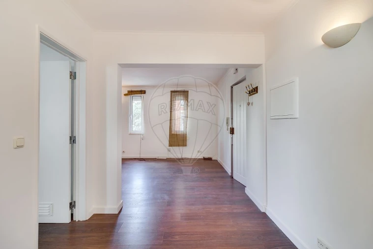 Apartamento T1 para Arrendamento em Olivais Foto 6