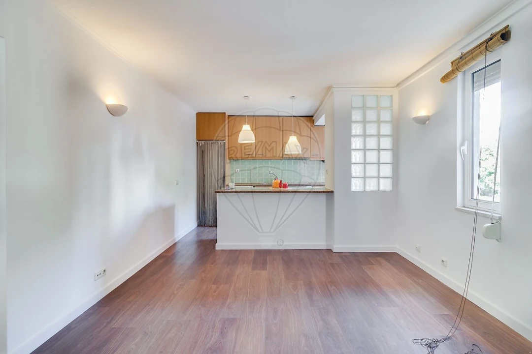Apartamento T1 para Arrendamento em Olivais Foto 10