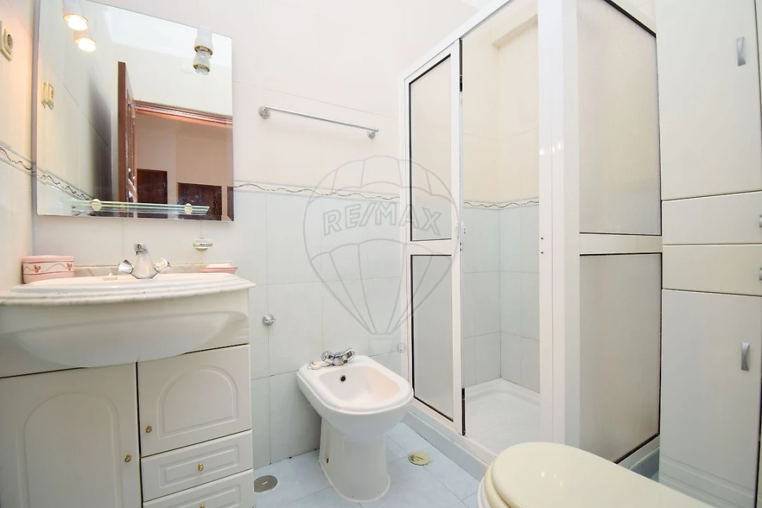 Apartamento T2 para Venda em Algueirão-Mem Martins Foto 17
