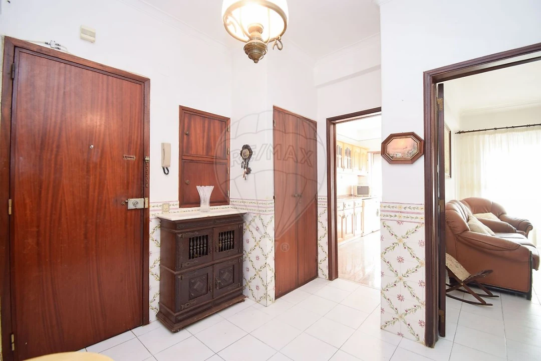 Apartamento T2 para Venda em Algueirão-Mem Martins Foto 12