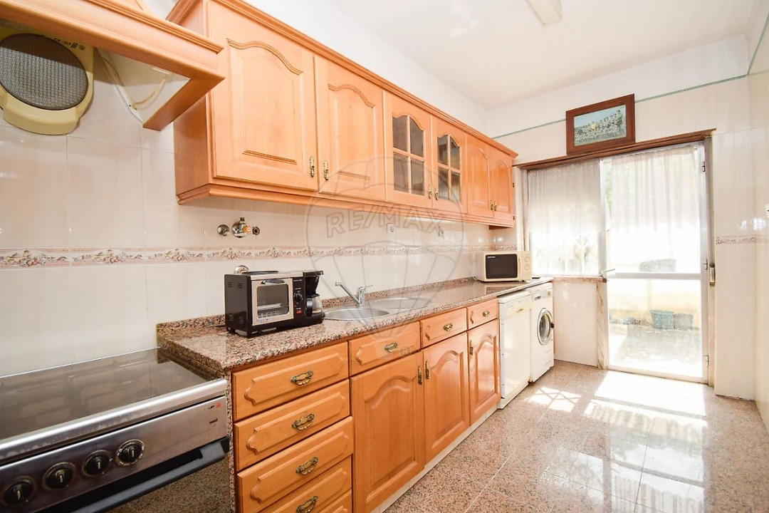 Apartamento T2 para Venda em Algueirão-Mem Martins Foto 5