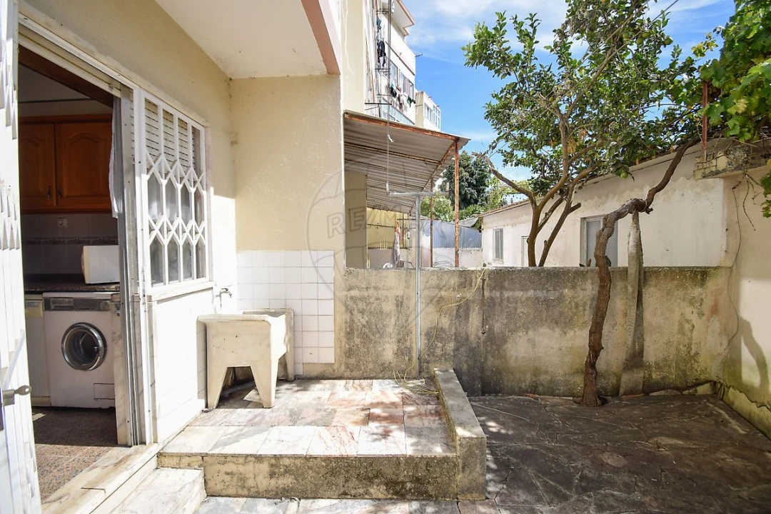 Apartamento T2 para Venda em Algueirão-Mem Martins Foto 24