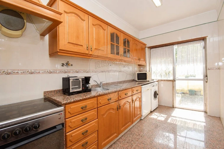Apartamento T2 para Venda em Algueirão-Mem Martins Foto 6