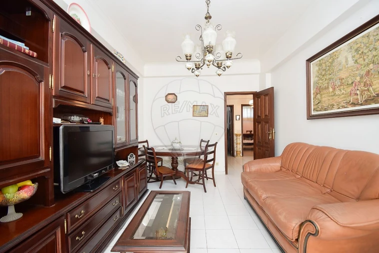 Apartamento T2 para Venda em Algueirão-Mem Martins Foto 14