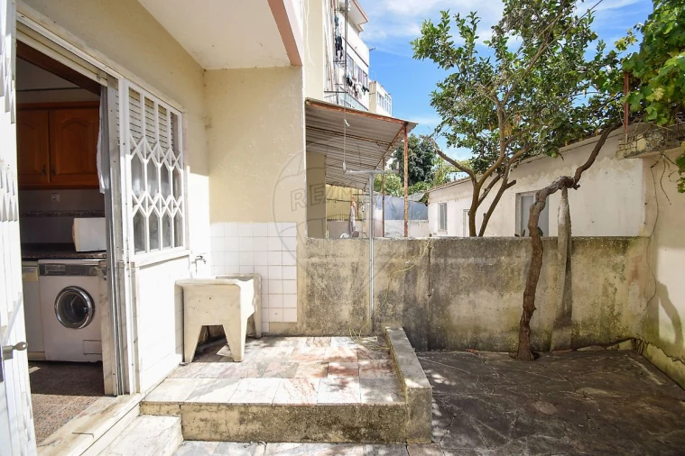 Apartamento T2 para Venda em Algueirão-Mem Martins Foto 24