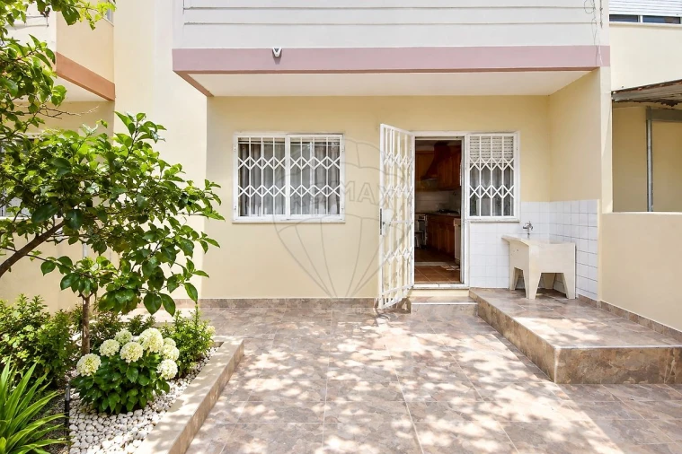 Apartamento T2 para Venda em Algueirão-Mem Martins Foto 27