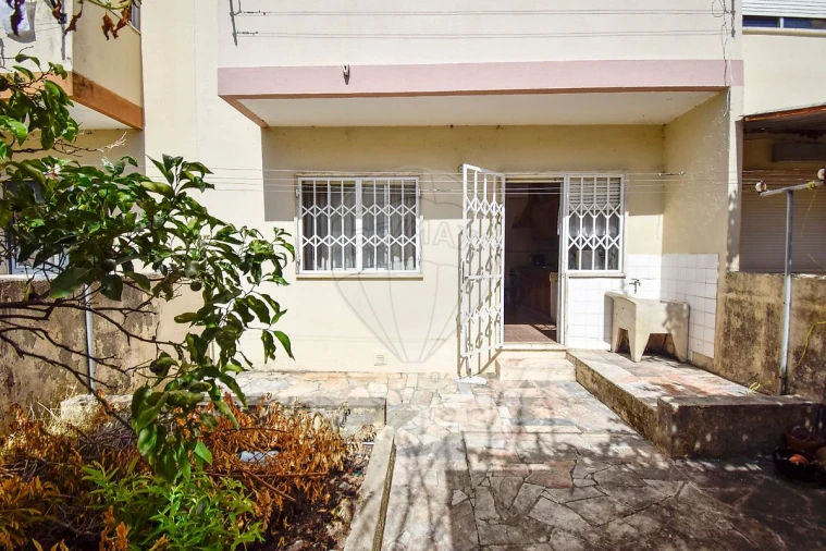 Apartamento T2 para Venda em Algueirão-Mem Martins Foto 28